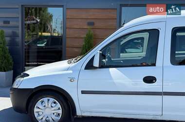 Минивэн Opel Combo 2004 в 