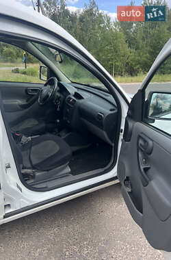 Минивэн Opel Combo 2005 в 