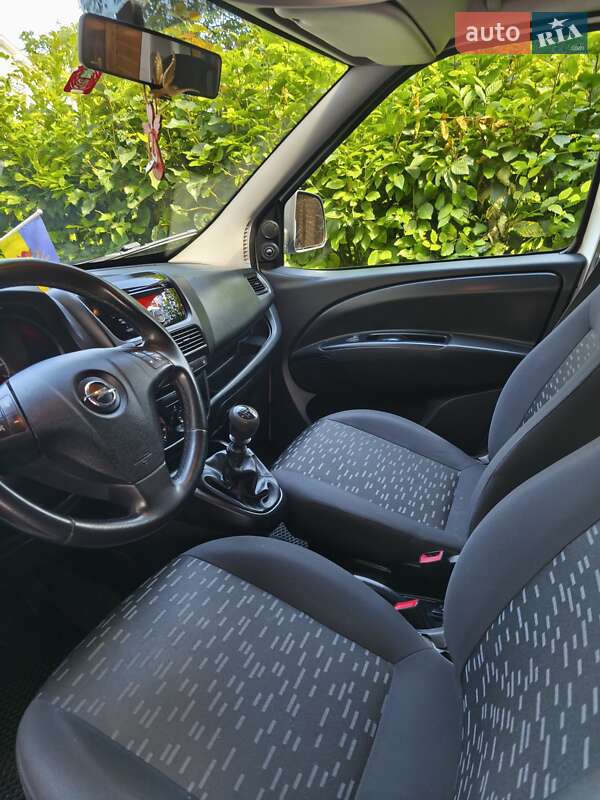 Минивэн Opel Combo 2012 в Коломые