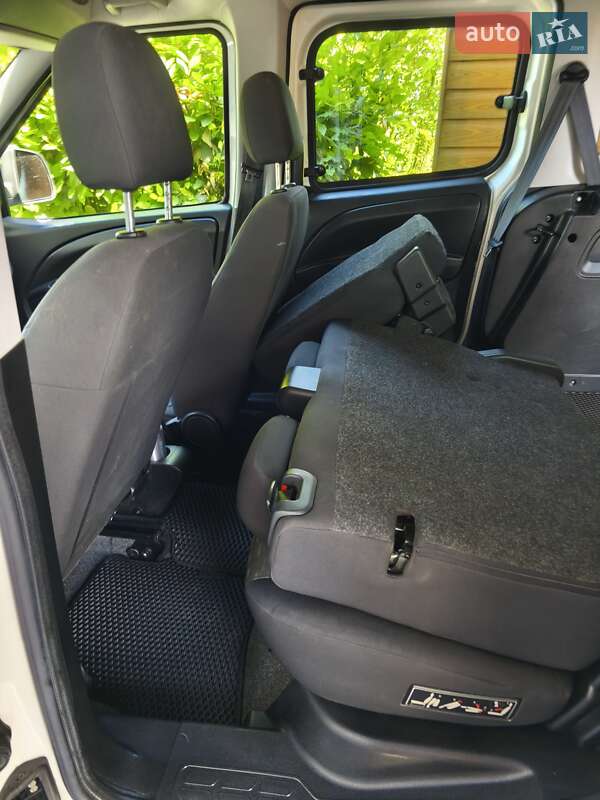 Минивэн Opel Combo 2012 в Коломые