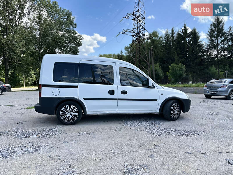 Минивэн Opel Combo 2009 в Виннице