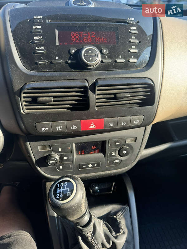 Мінівен Opel Combo 2012 в Рівному