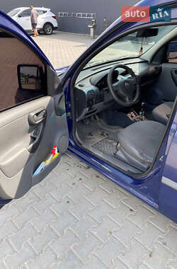 Вантажний фургон Opel Combo 2003 в 
