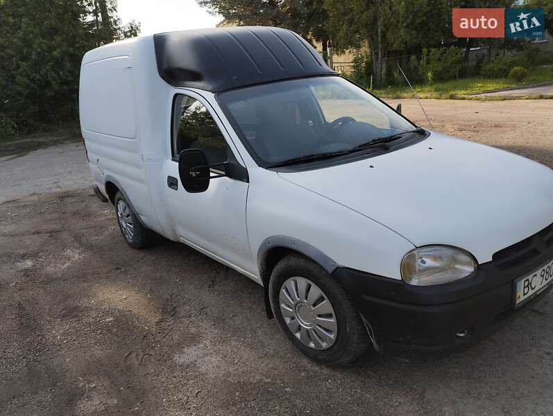 Грузовой фургон Opel Combo 1995 в Дрогобыче