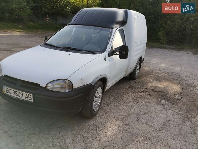 Грузовой фургон Opel Combo 1995 в Дрогобыче