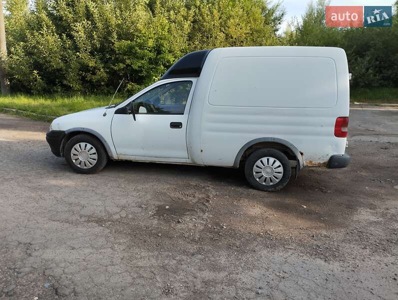 Грузовой фургон Opel Combo 1995 в Дрогобыче