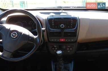 Минивэн Opel Combo 2012 в 