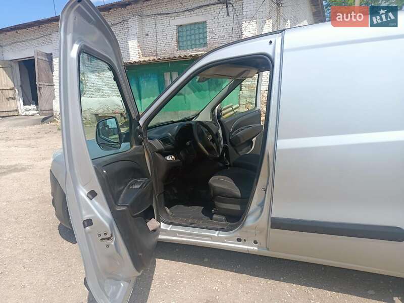 Вантажний фургон Opel Combo 2015 в Києві фото 16 Вантажний фургон Opel Combo 2015 в Києві
