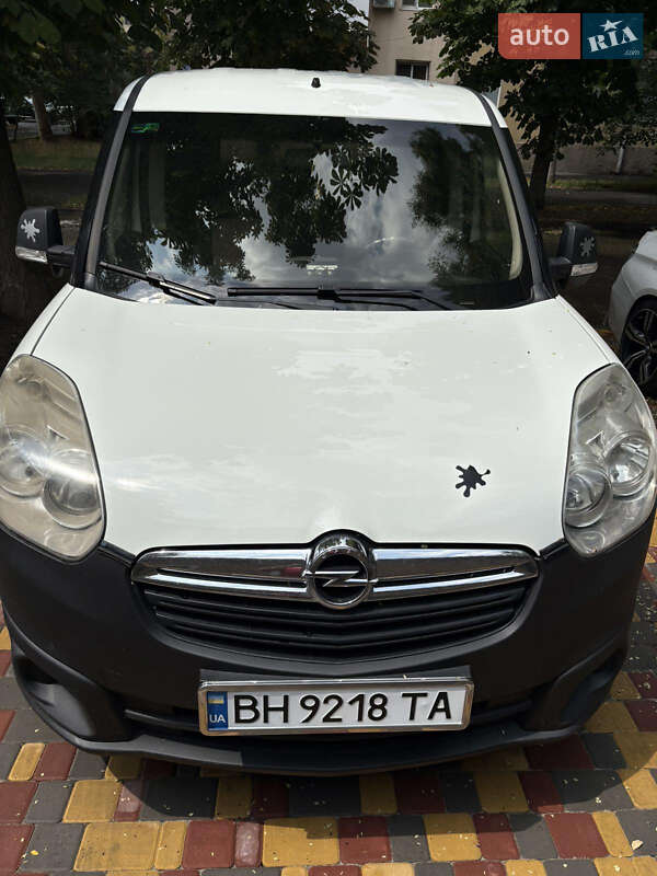 Грузовой фургон Opel Combo 2013 в Измаиле