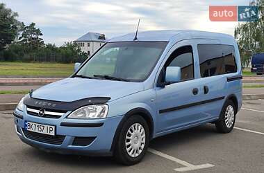 Мінівен Opel Combo 2005 в Сарнах