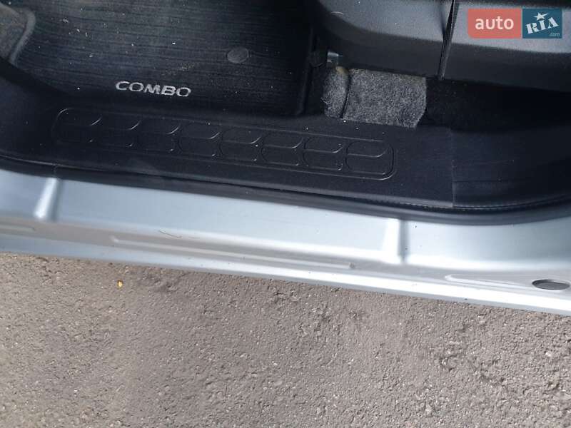 Минивэн Opel Combo 2015 в Кропивницком