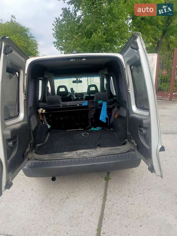 Минивэн Opel Combo 2008 в Каменском