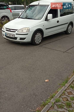 Минивэн Opel Combo 2010 в 