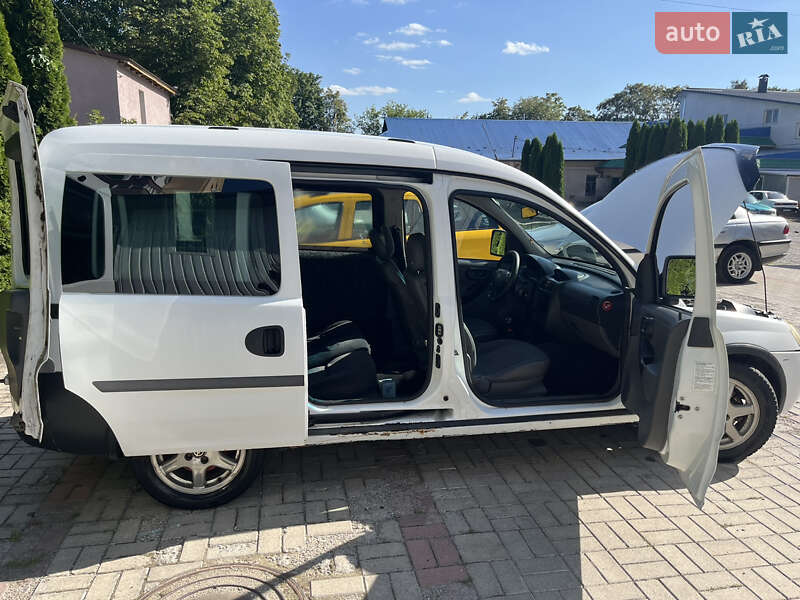 Минивэн Opel Combo 2002 в Каменец-Подольском