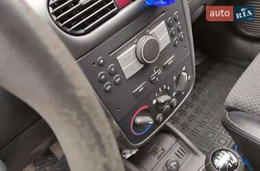 Минивэн Opel Combo 2009 в 