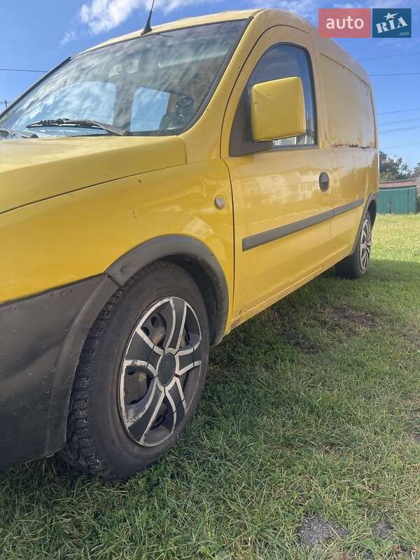 Грузовой фургон Opel Combo 2011 в Ровно