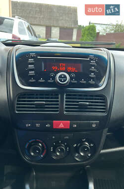 Грузовой фургон Opel Combo 2012 в 