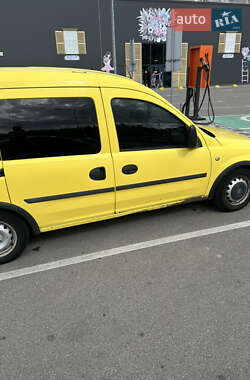 Минивэн Opel Combo 2006 в 
