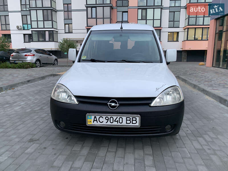 Минивэн Opel Combo 2005 в Луцке
