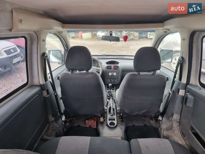 Минивэн Opel Combo 2006 в Кременце