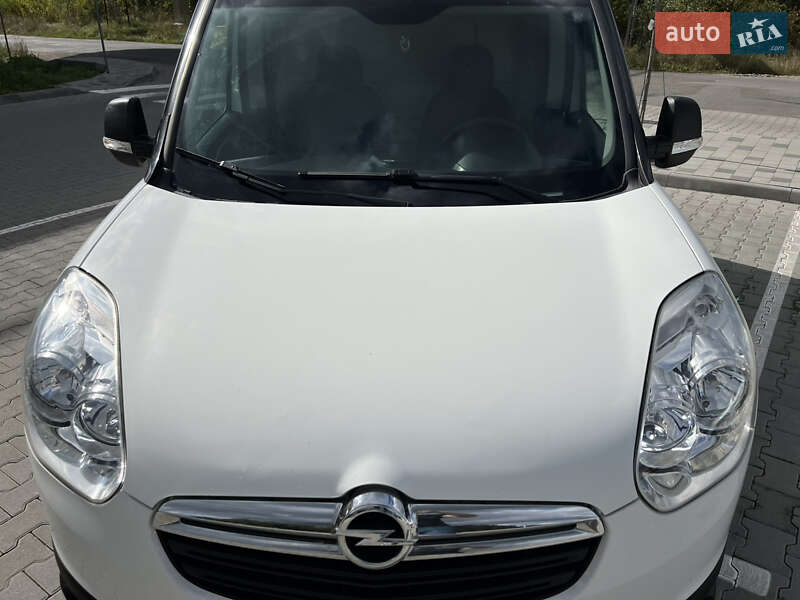 Грузовой фургон Opel Combo 2012 в Коломые