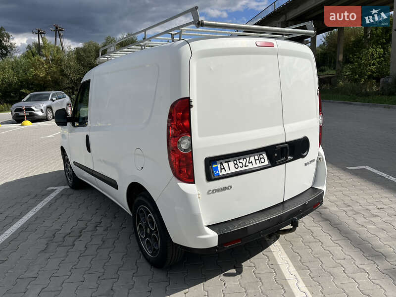 Грузовой фургон Opel Combo 2012 в Коломые