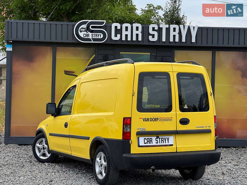 Грузовой фургон Opel Combo 2004 в Стрые