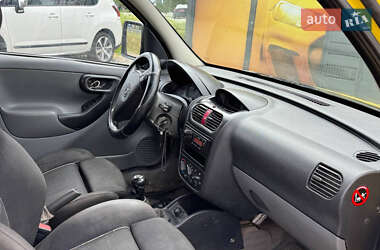 Грузовой фургон Opel Combo 2004 в Стрые