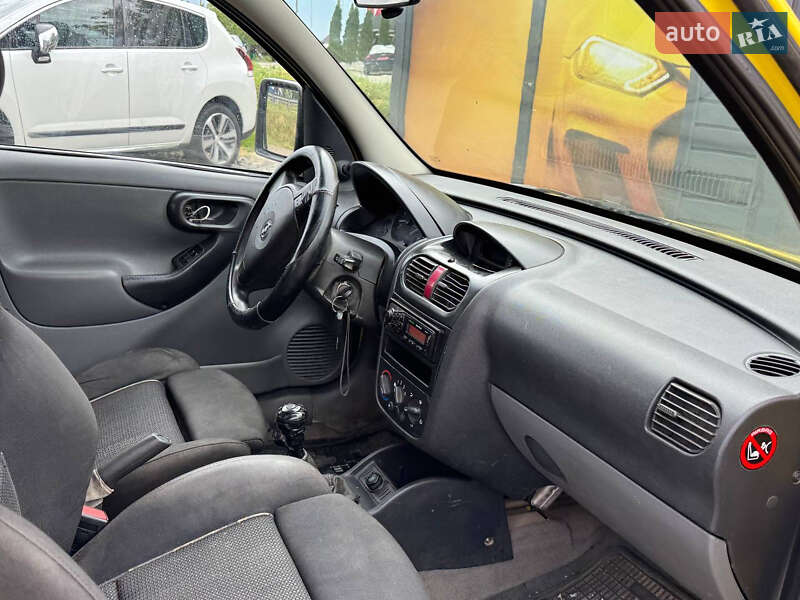 Грузовой фургон Opel Combo 2004 в Стрые