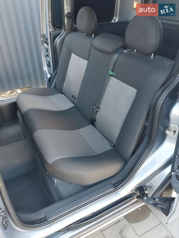 Минивэн Opel Combo 2009 в Делятине