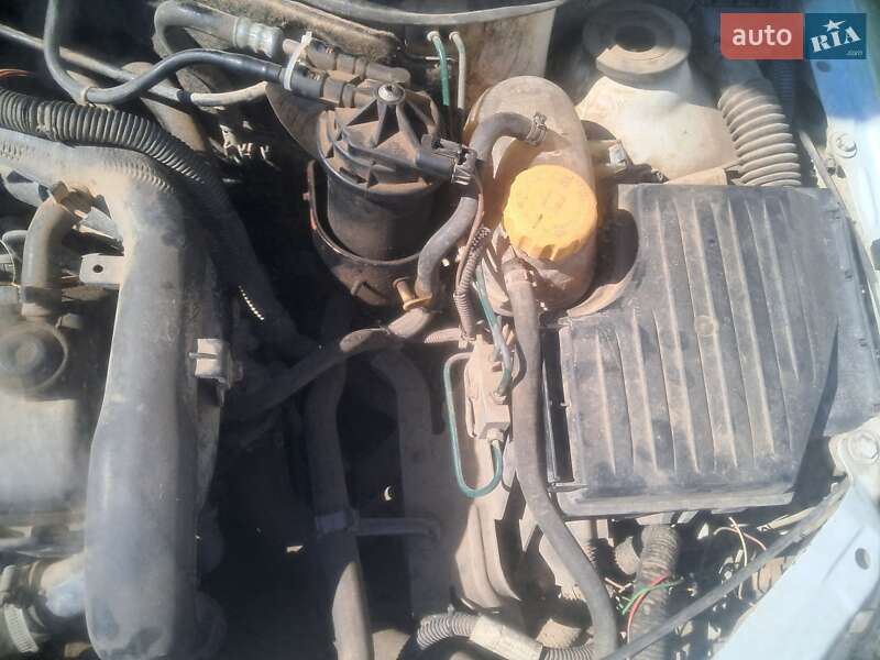 Грузовой фургон Opel Combo 2003 в Борщеве