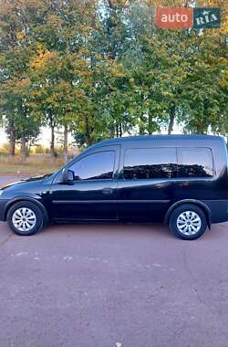 Минивэн Opel Combo 2005 в 