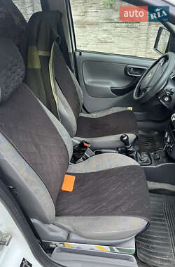 Минивэн Opel Combo 2004 в 