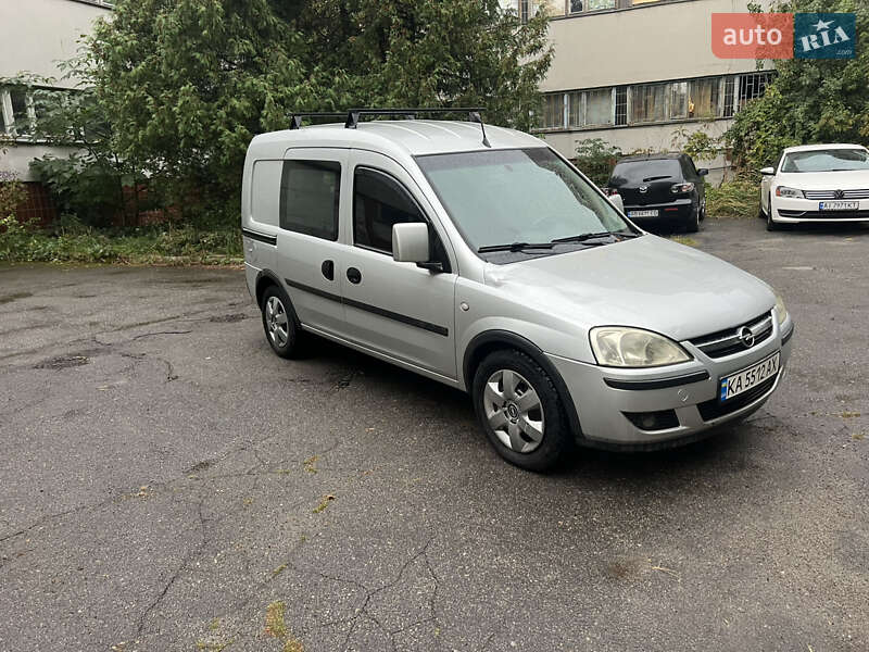 Грузопассажирский фургон Opel Combo 2008 в Киеве
