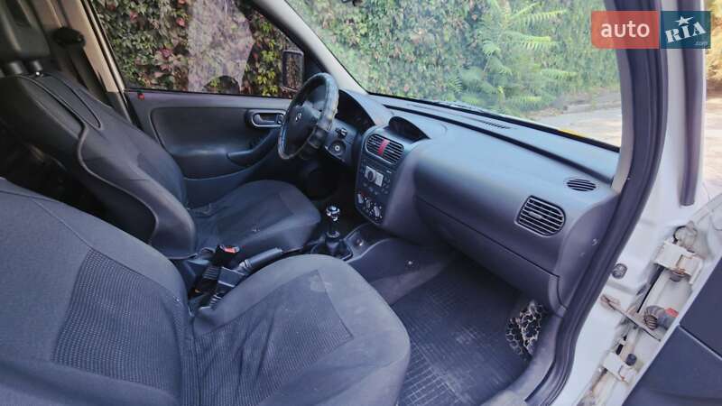 Вантажний фургон Opel Combo 2008 в Дніпрі