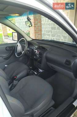 Минивэн Opel Combo 2004 в 