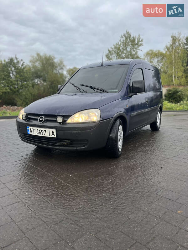 Грузовой фургон Opel Combo 2005 в Ивано-Франковске