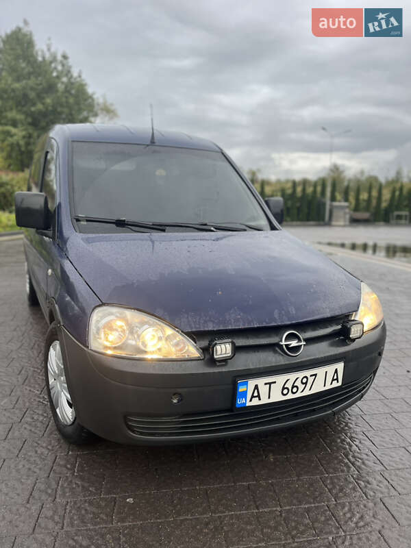 Грузовой фургон Opel Combo 2005 в Ивано-Франковске