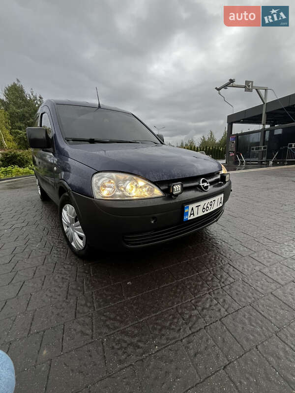 Грузовой фургон Opel Combo 2005 в Ивано-Франковске