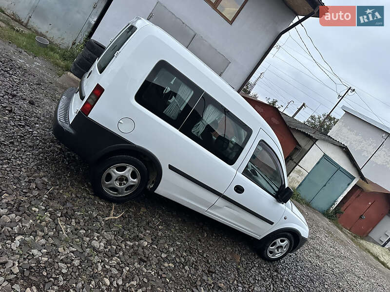 Минивэн Opel Combo 2004 в Стрые