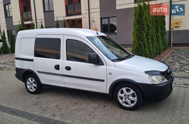 Минивэн Opel Combo 2005 в 