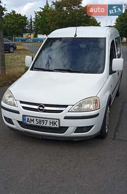 Минивэн Opel Combo 2010 в 