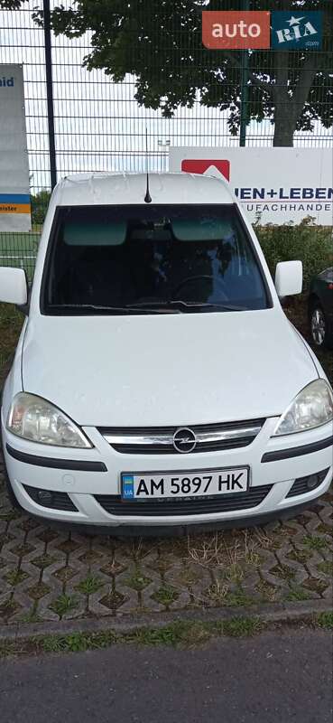 Минивэн Opel Combo 2010 в Врадиевке