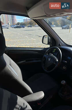 Минивэн Opel Combo 2012 в 