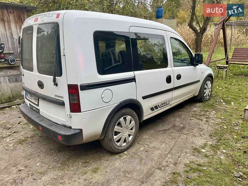 Минивэн Opel Combo 2006 в Камне-Каширском