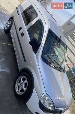 Минивэн Opel Combo 2004 в 