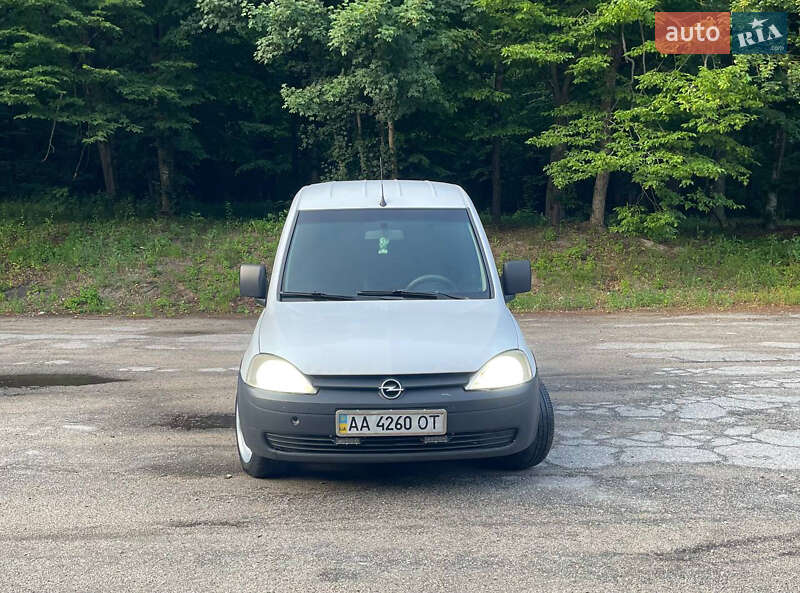 Вантажний фургон Opel Combo 2006 в 