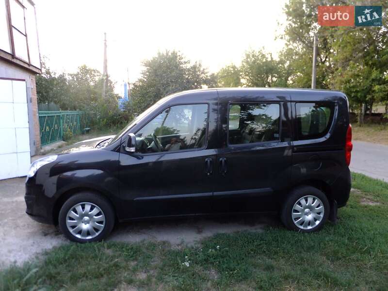 Минивэн Opel Combo 2012 в 