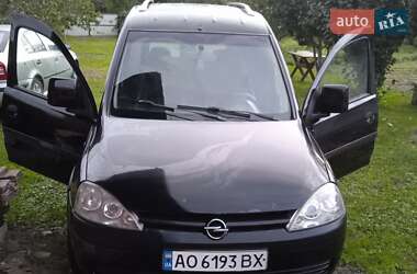 Минивэн Opel Combo 2006 в Турьих Реметах