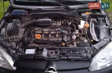 Минивэн Opel Combo 2006 в Турьих Реметах